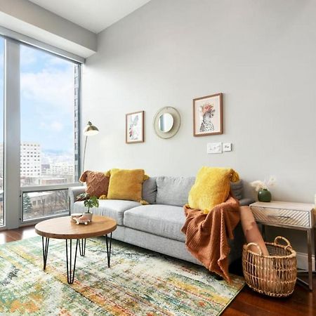 Hostwise Stays - The Washington At Chatham - Free Parking, Private Gym, More! Pittsburgh Kültér fotó