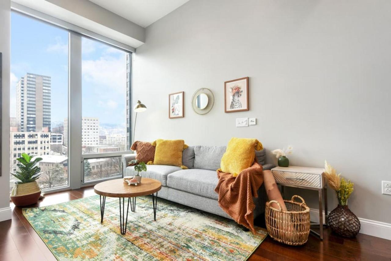 Hostwise Stays - The Washington At Chatham - Free Parking, Private Gym, More! Pittsburgh Kültér fotó